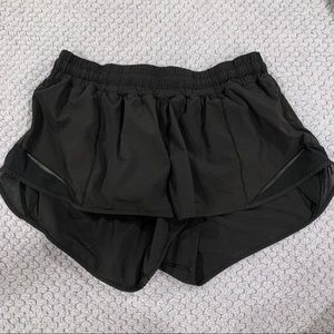 Lululemon Hotty Hot Short II *2.5” Black